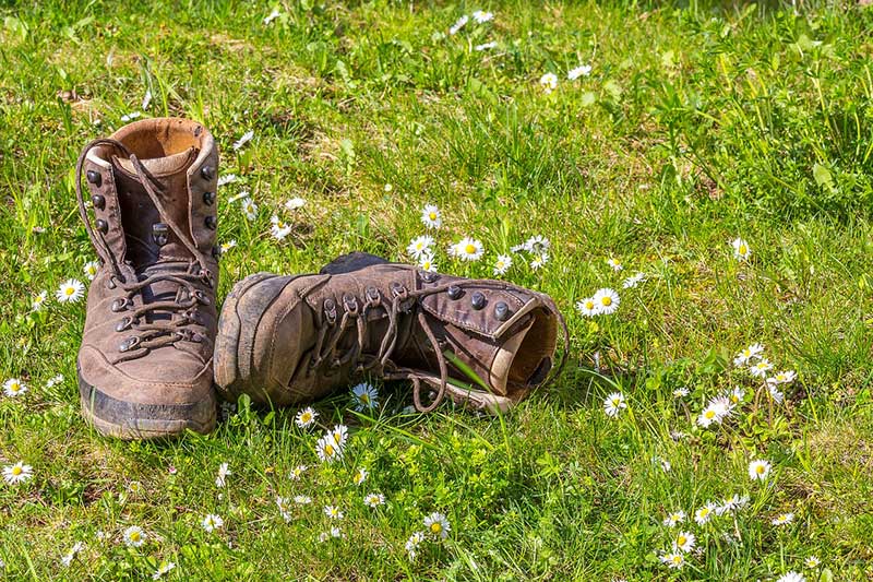 How to Break in Your Hiking Boots - The Right Way - Outdoor Motives