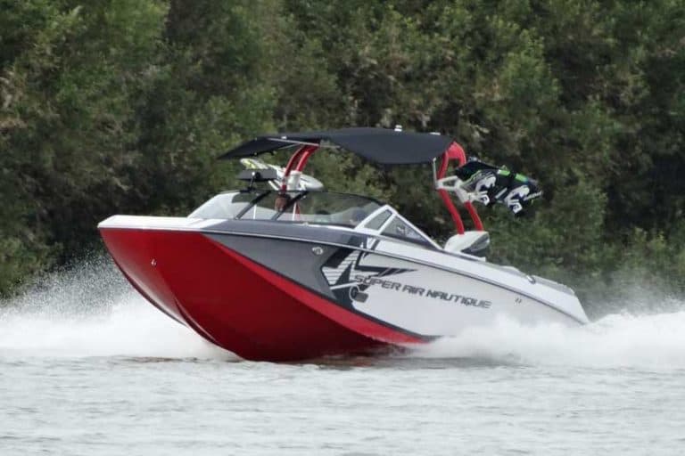 19 Types of Lake Boats (With Pictures) Outdoor Motives